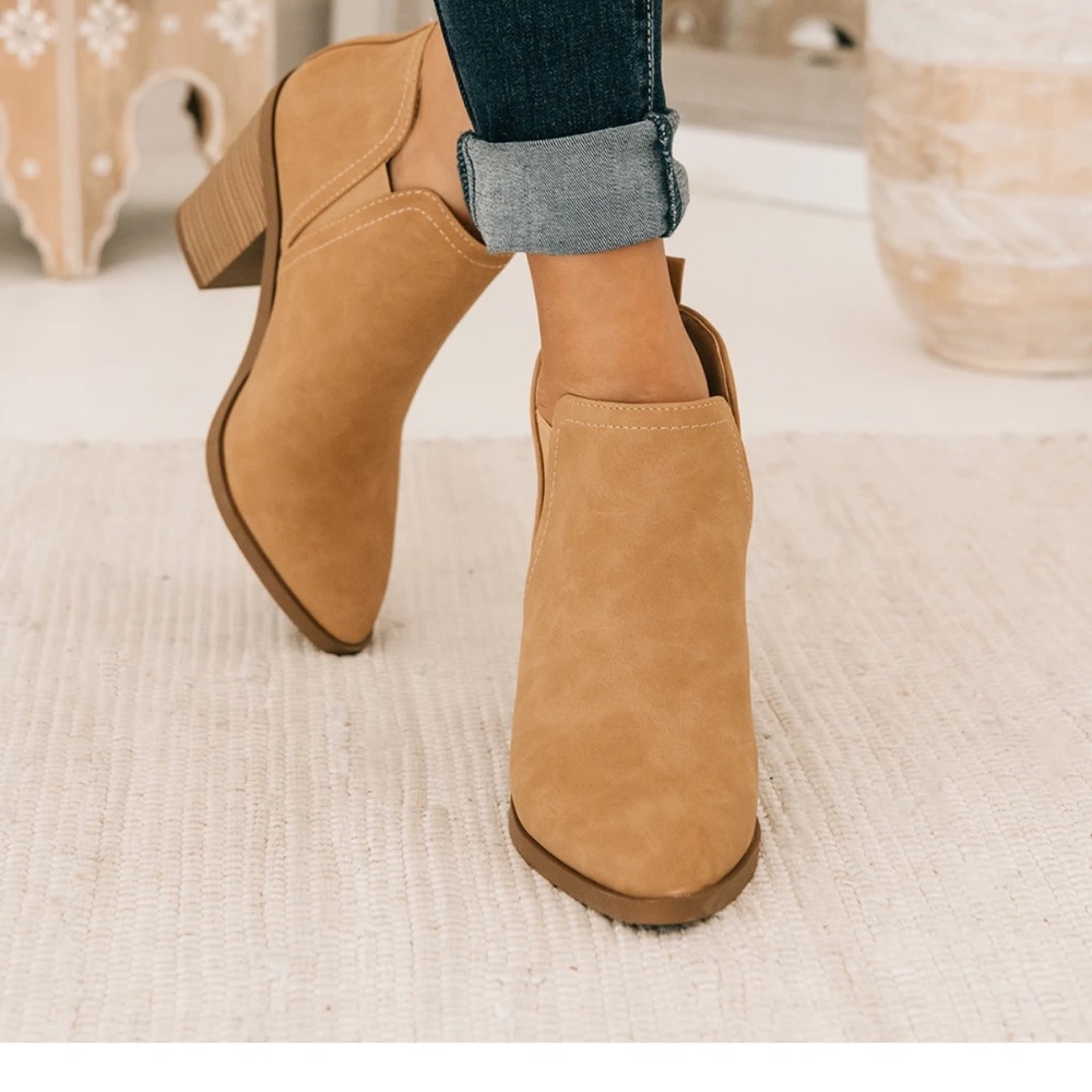 Heeled booties - Picture 2 of 2